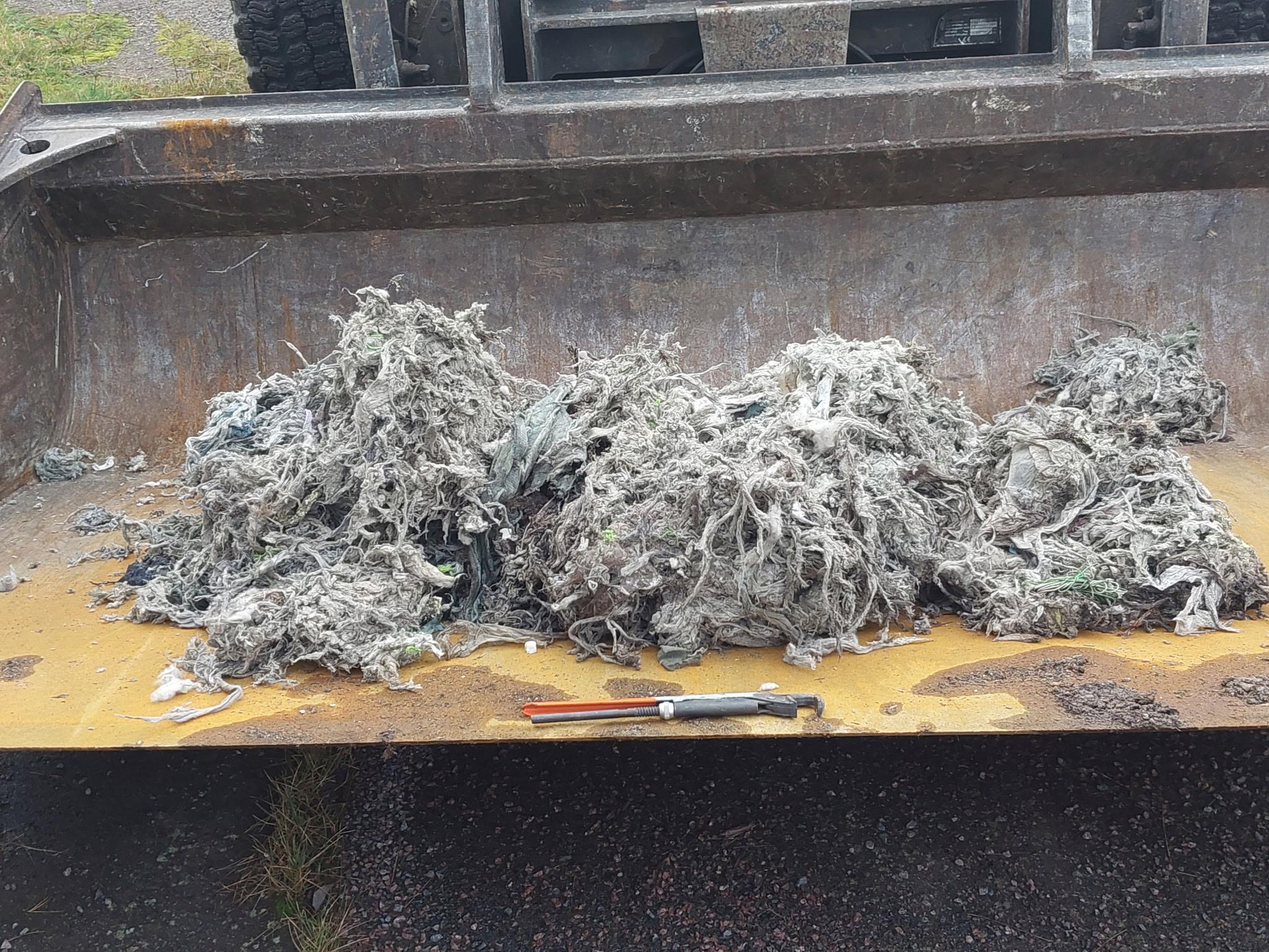 Skräp upplockat från reningsverk.